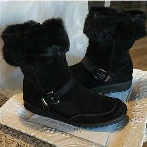 Stuart Weitzman black suede boots with fur trim💖